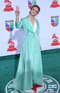 Silvia Navarro feet photo thumbnail