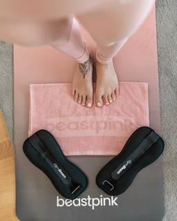 Silvia Provvedi feet photo 12