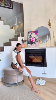 Silvia Provvedi feet photo 3