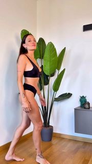 Silvia Provvedi feet photo 3