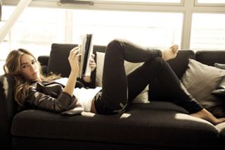 Silvia Toffanin feet photo thumbnail