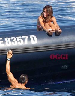 Silvia Toffanin feet photo thumbnail