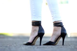 Silvia Zamora feet photo 11
