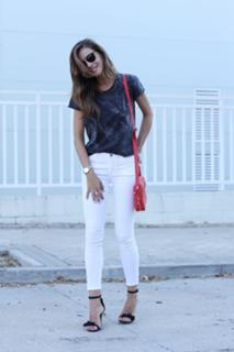 Silvia Zamora feet photo 1