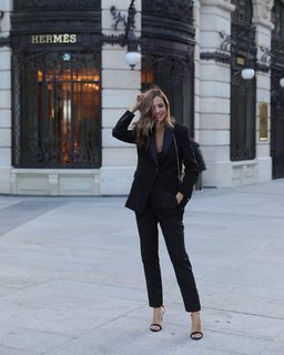 Silvia Zamora feet photo 10