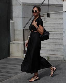 Silvia Zamora feet photo 10