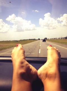 Silvina Escudero feet photo thumbnail