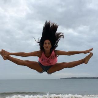 Silvina Escudero feet photo thumbnail