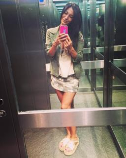 Silvina Escudero feet photo thumbnail