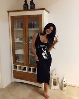 Silvina Escudero feet photo thumbnail