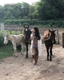 Silvina Escudero feet photo thumbnail