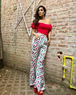 Silvina Escudero feet photo thumbnail