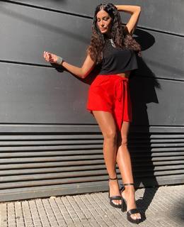 Silvina Escudero feet photo thumbnail