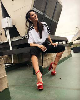 Silvina Escudero feet photo thumbnail