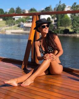 Silvina Escudero feet photo thumbnail