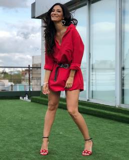 Silvina Escudero feet photo thumbnail