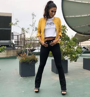 Silvina Escudero feet photo thumbnail