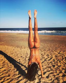 Silvina Escudero feet photo thumbnail