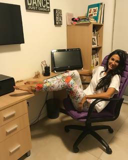 Silvina Escudero feet photo thumbnail