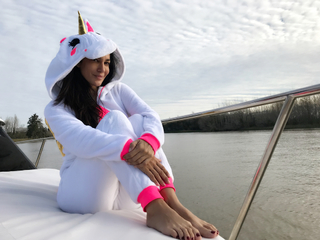 Silvina Escudero feet photo thumbnail