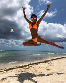 Silvina Escudero feet photo thumbnail