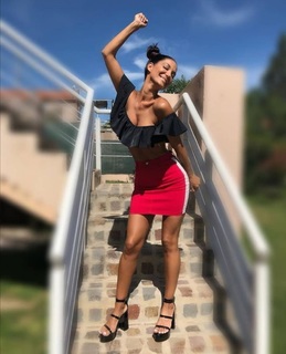 Silvina Escudero feet photo thumbnail