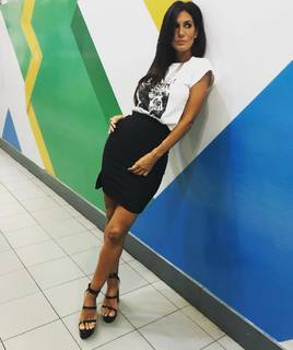 Silvina Escudero feet photo thumbnail