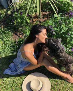 Silvina Escudero feet photo thumbnail