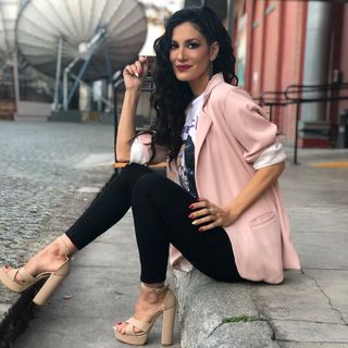 Silvina Escudero feet photo thumbnail