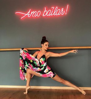 Silvina Escudero feet photo thumbnail