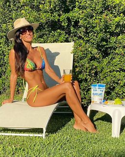 Silvina Escudero feet photo thumbnail