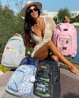 Silvina Escudero feet photo thumbnail