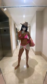 Silvina Escudero feet photo thumbnail