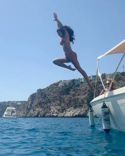 Silvina Escudero feet photo thumbnail