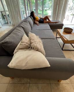 Silvina Escudero feet photo thumbnail