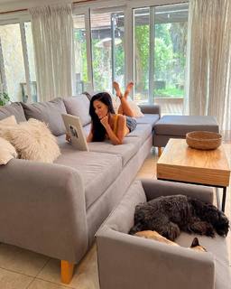 Silvina Escudero feet photo thumbnail