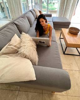 Silvina Escudero feet photo thumbnail