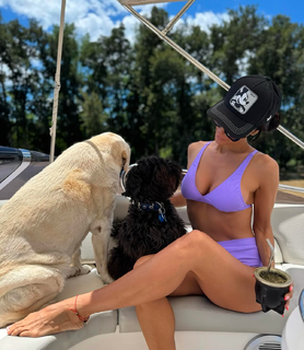 Silvina Escudero feet photo thumbnail