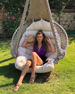 Simay Barlas feet photo thumbnail