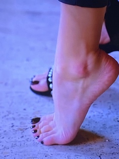 Simay Barlas feet photo thumbnail