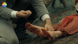 Simay Barlas feet photo thumbnail