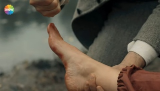 Simay Barlas feet photo thumbnail