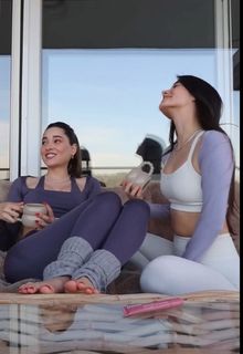 Simay Barlas feet photo thumbnail