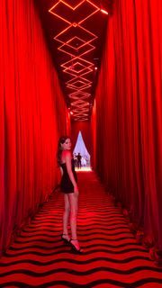 Simay Barlas feet photo thumbnail