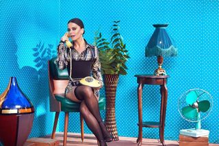 Simge Sagin feet photo thumbnail