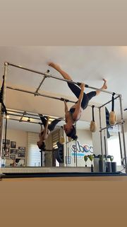 Simge Sagin feet photo thumbnail