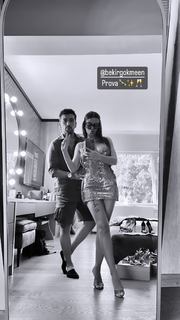 Simge Sagin feet photo thumbnail