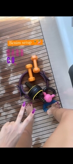 Simge Sagin feet photo thumbnail