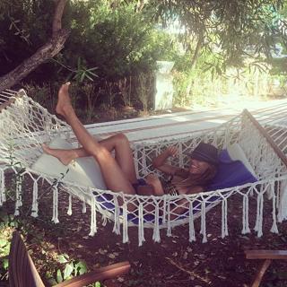 Simge Tertemiz feet photo 6