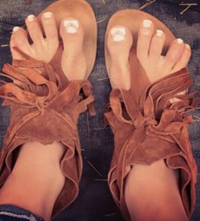 Simge Tertemiz feet photo 8